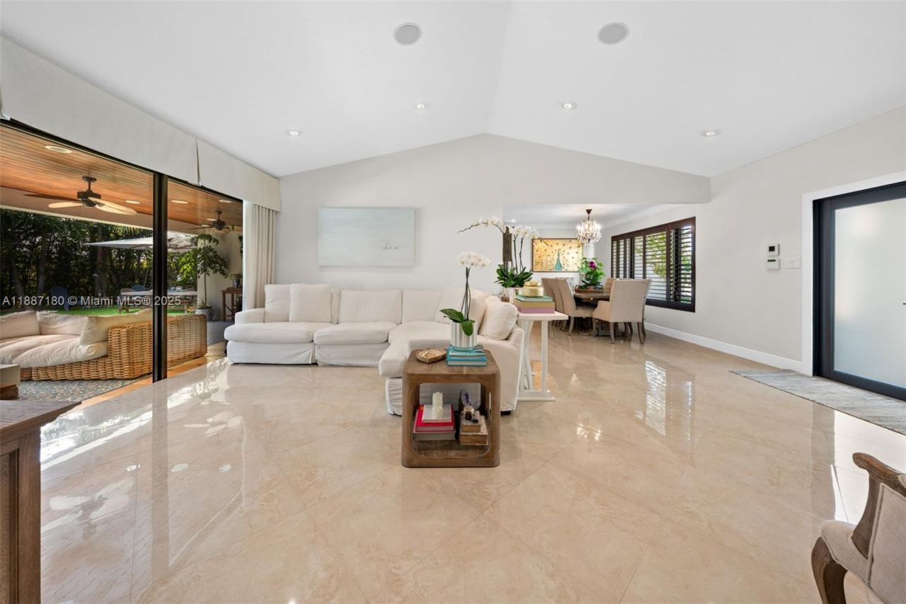 6420 SW 63rd Ter, South Miami, FL 33143 Photo