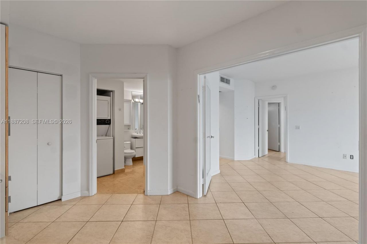 4779 Collins Ave, Unit 506, Miami Beach, FL 33140 Photo