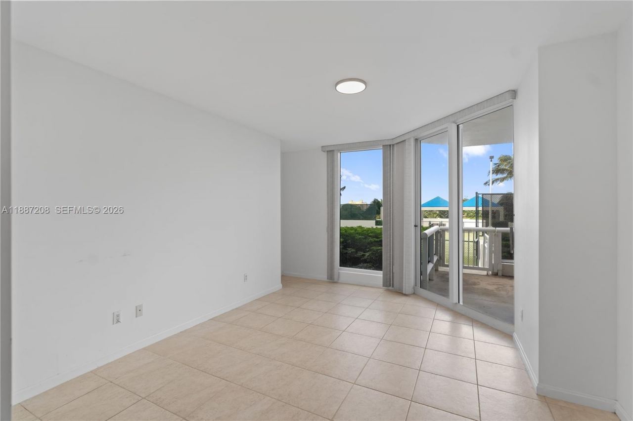 4779 Collins Ave, Unit 506, Miami Beach, FL 33140 Photo