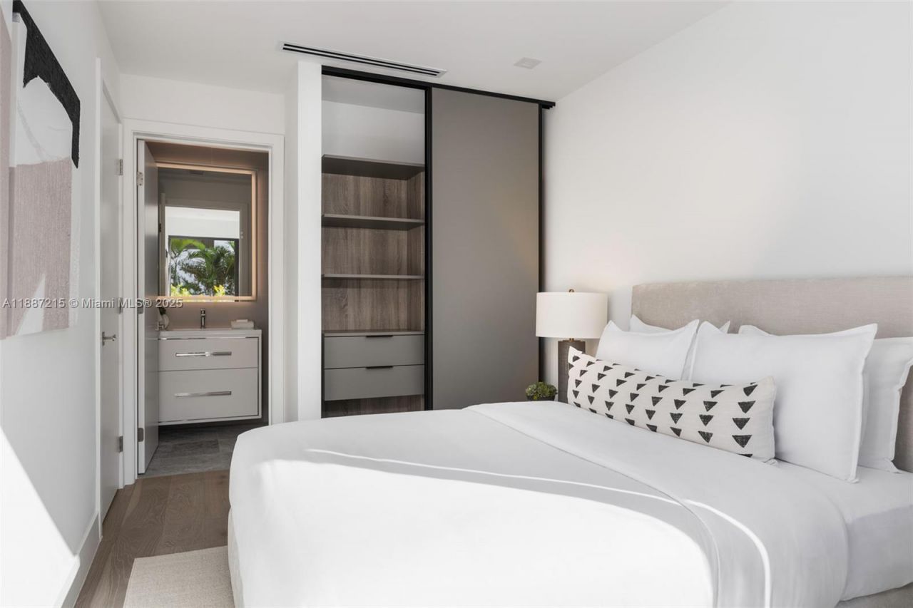 200 Sunrise Dr, Unit 200D, Key Biscayne, FL 33149 Photo