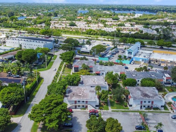 8701 SW 141st St, Unit B4, Palmetto Bay, FL 33176