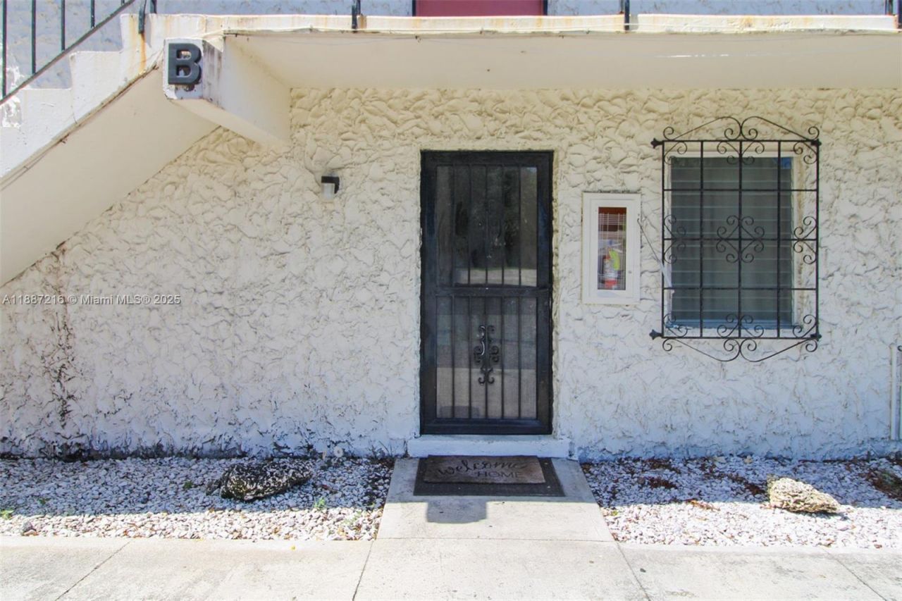 8701 SW 141st St, Unit B4, Palmetto Bay, FL 33176 Photo