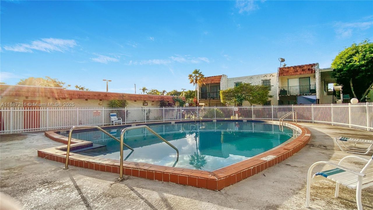 8701 SW 141st St, Unit B4, Palmetto Bay, FL 33176 Photo