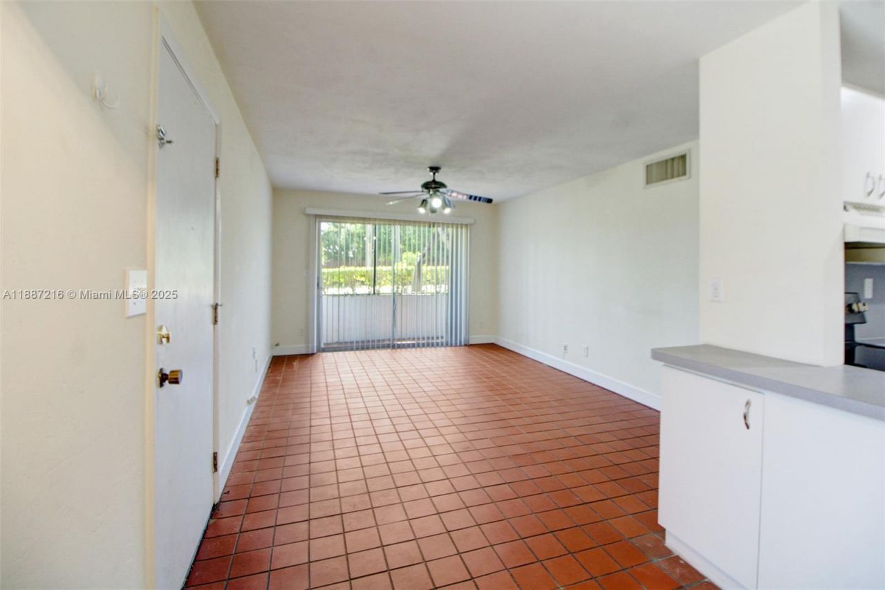 8701 SW 141st St, Unit B4, Palmetto Bay, FL 33176 Photo