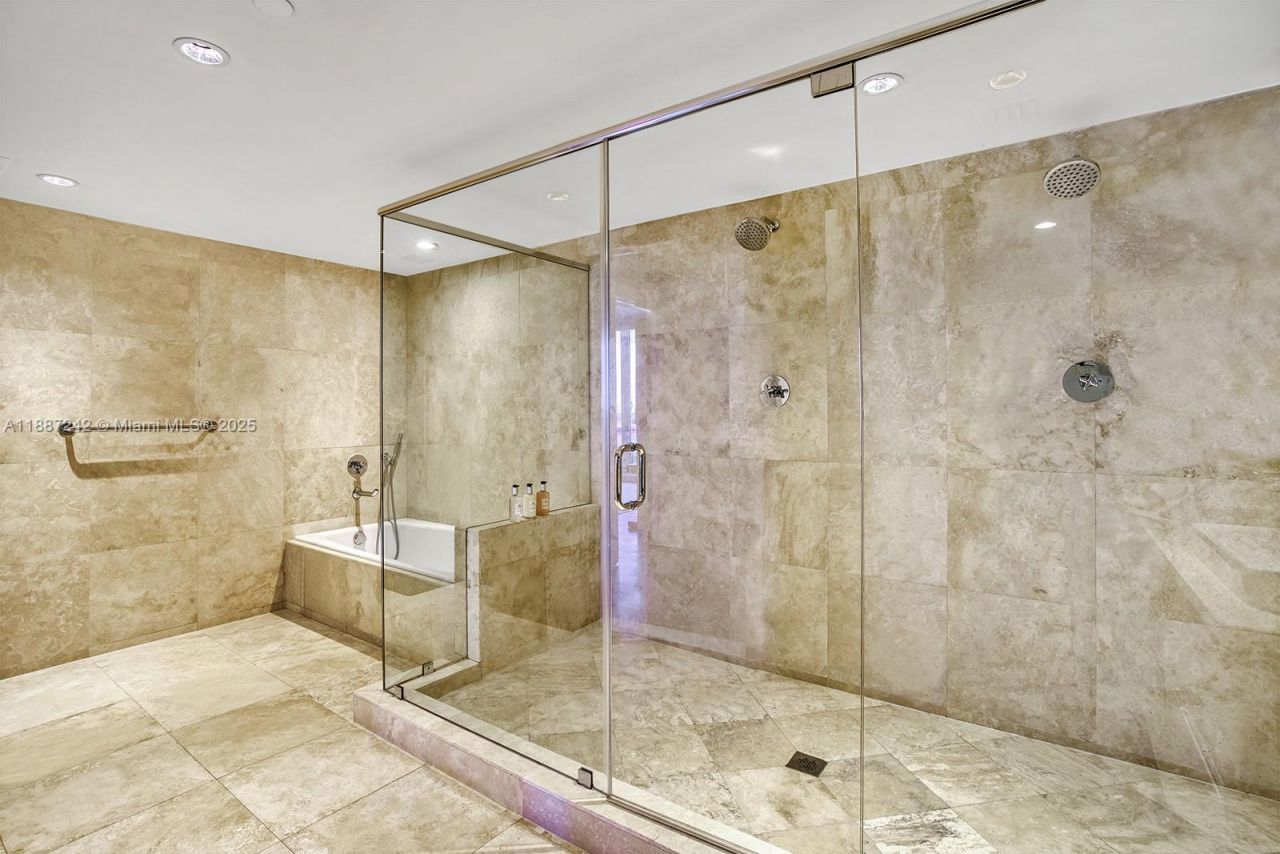 102 24 Street, Unit 945, Miami Beach, FL 33139 Photo