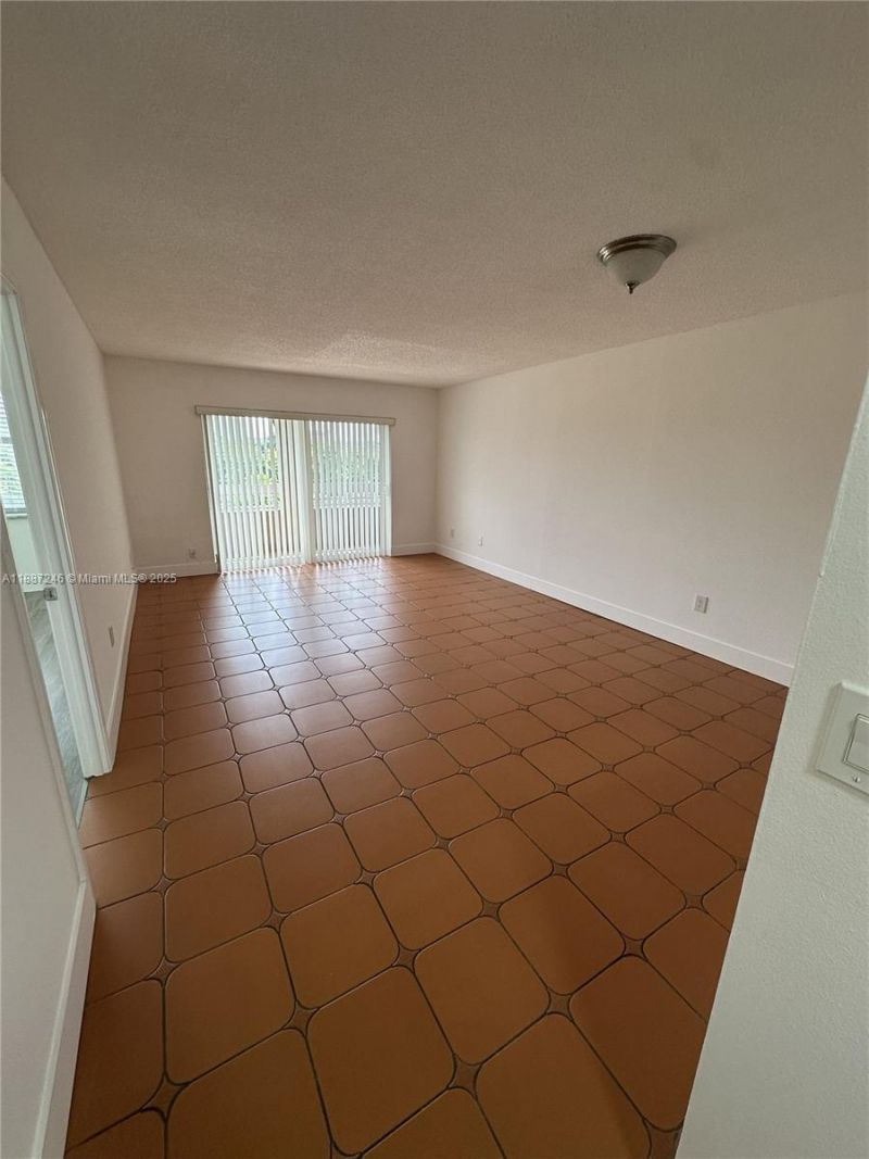 7703 Camino Real, Unit A413, Miami, FL 33143 Photo