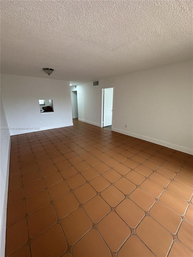 7703 Camino Real, Unit A413, Miami, FL 33143 Photo