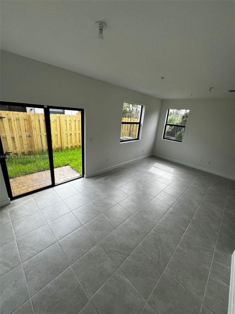 285 SW 159th Ln, Pembroke Pines, FL 33027 Photo