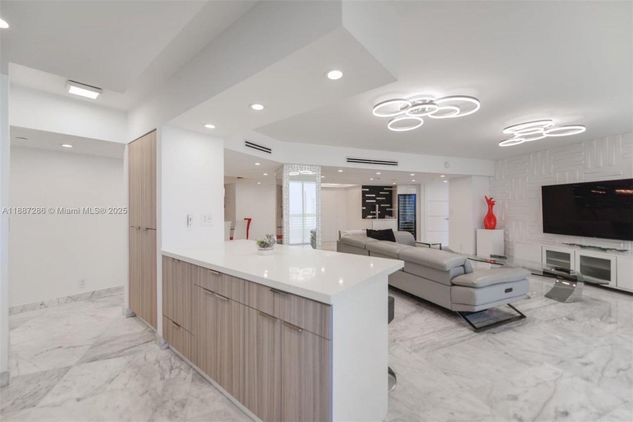 19195 Mystic Pointe Dr, Unit 2707, Aventura, FL 33180 Photo