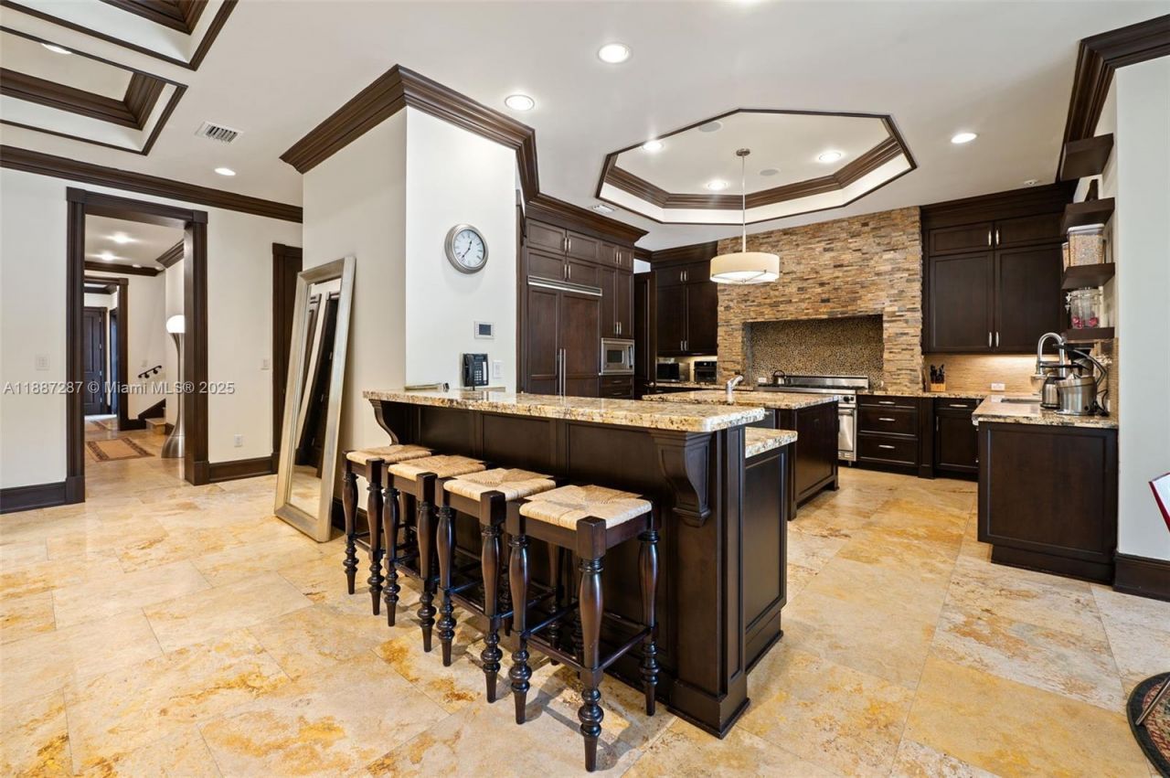 9601 SW 60 Ct, Pinecrest, FL 33156 Photo