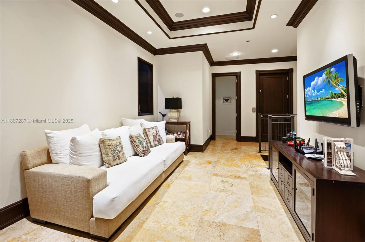 9601 SW 60 Ct, Pinecrest, FL 33156 Photo