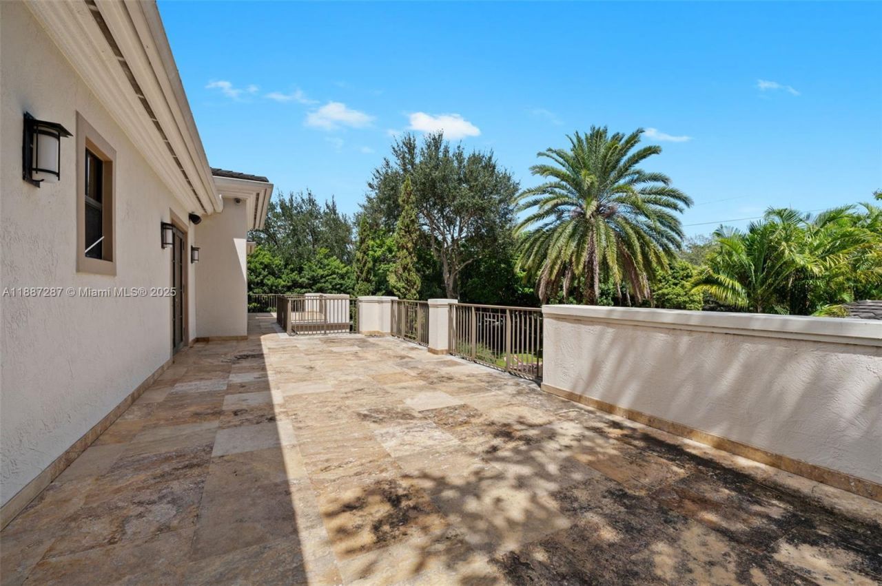 9601 SW 60 Ct, Pinecrest, FL 33156 Photo