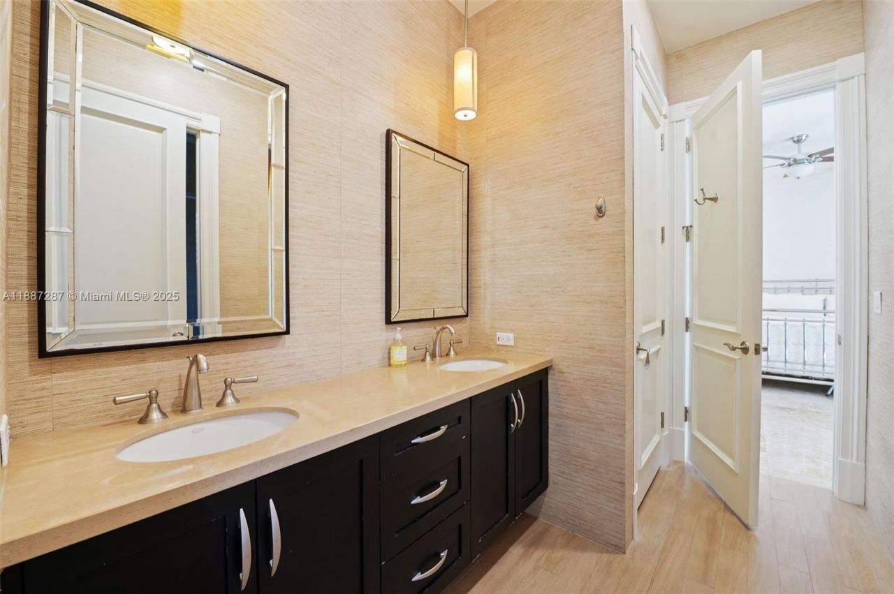 9601 SW 60 Ct, Pinecrest, FL 33156 Photo