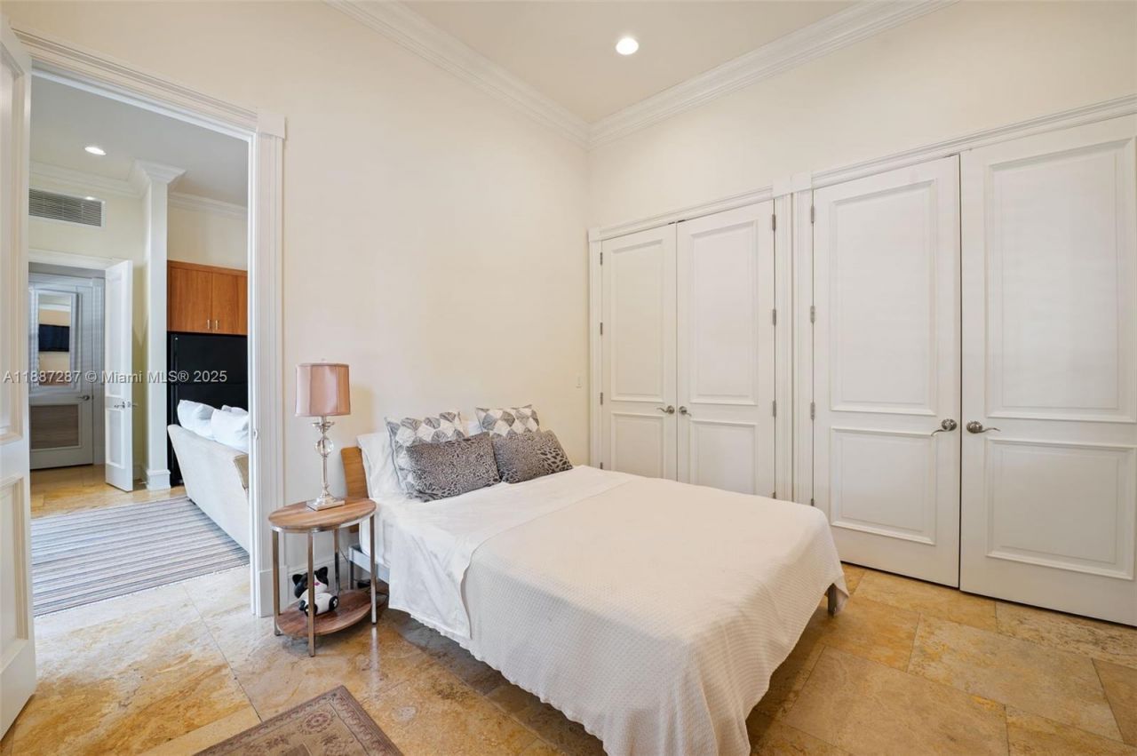 9601 SW 60 Ct, Pinecrest, FL 33156 Photo