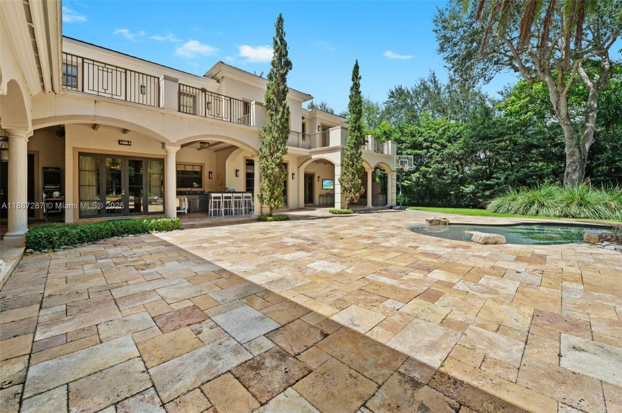 9601 SW 60 Ct, Pinecrest, FL 33156 Photo