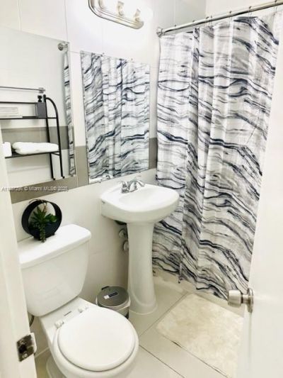 1030 NE 80th St, Unit 4, Miami, FL 33138 Photo