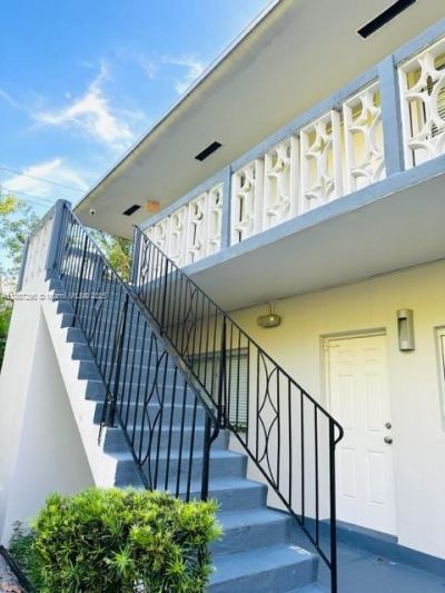 1030 NE 80th St, Unit 4, Miami, FL 33138 Photo