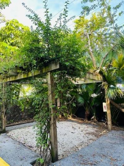 1030 NE 80th St, Unit 4, Miami, FL 33138 Photo