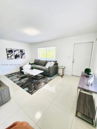1030 NE 80th St, Unit 4, Miami, FL 33138 Photo