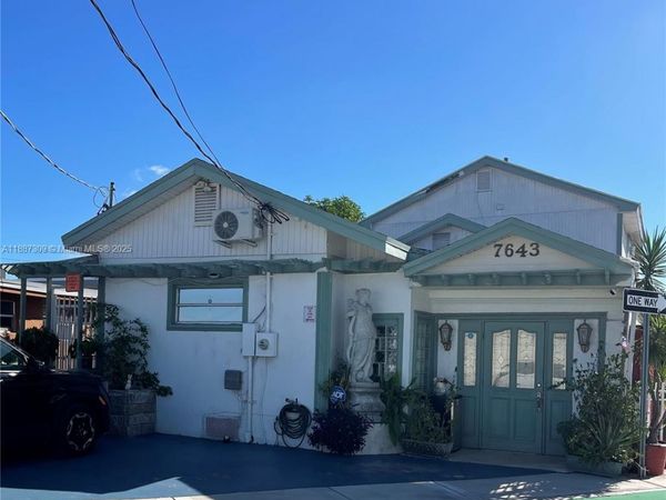 7643 NW South River Dr, Medley, FL 33166