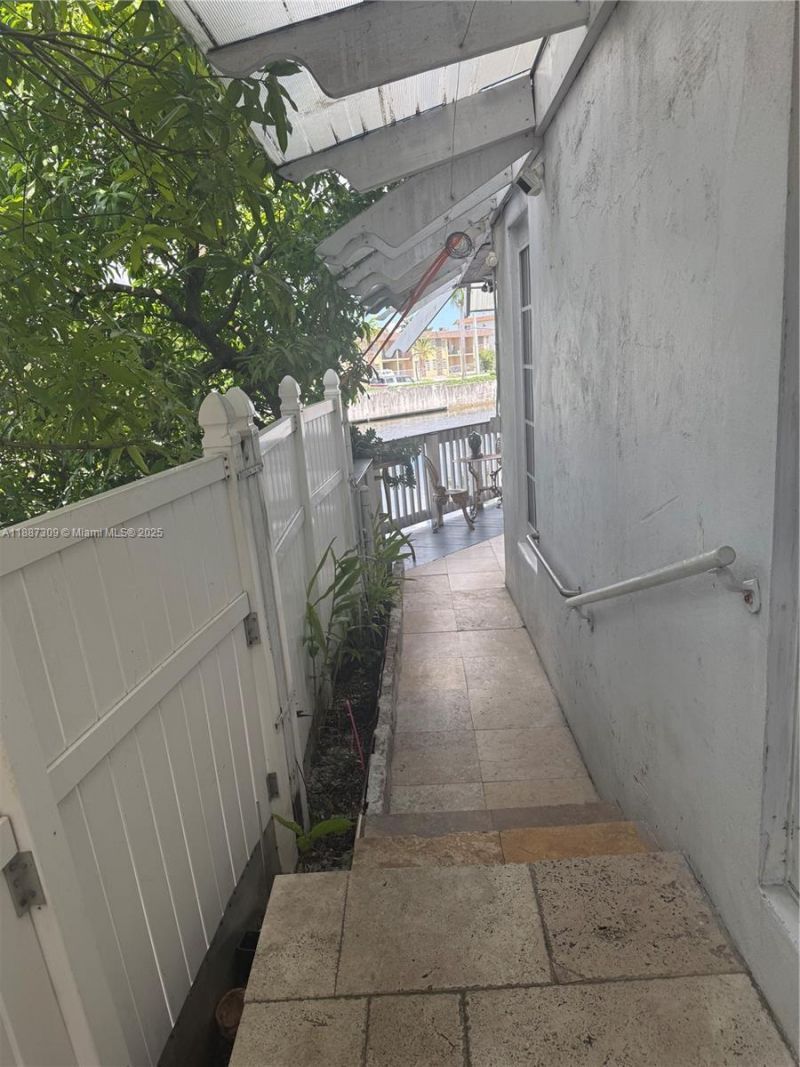 7643 NW South River Dr, Medley, FL 33166 Photo