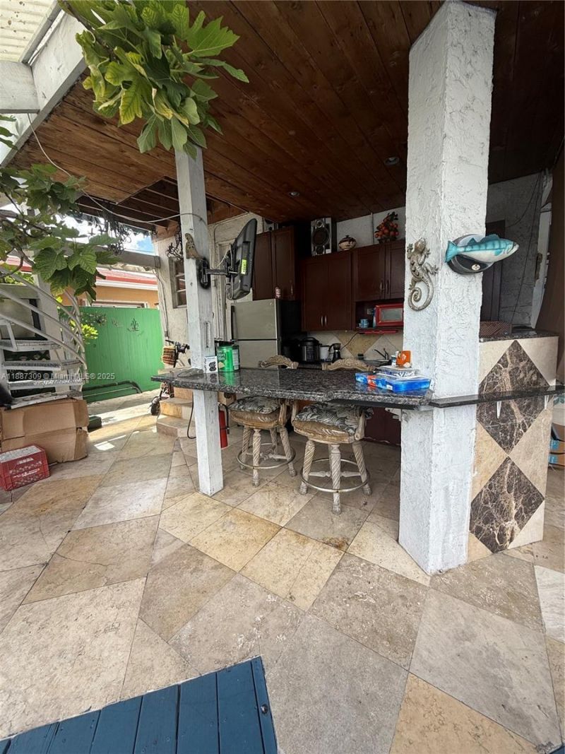 7643 NW South River Dr, Medley, FL 33166 Photo