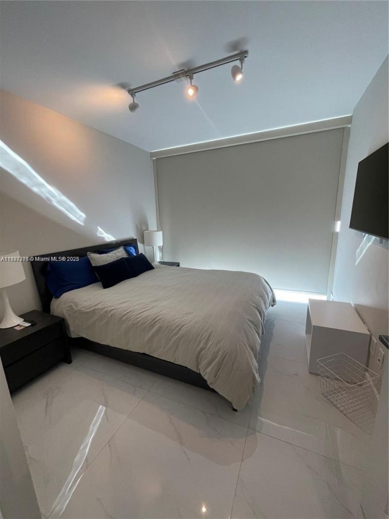 400 Sunny Isles Blvd, Unit 317, Sunny Isles Beach, FL 33160 Photo