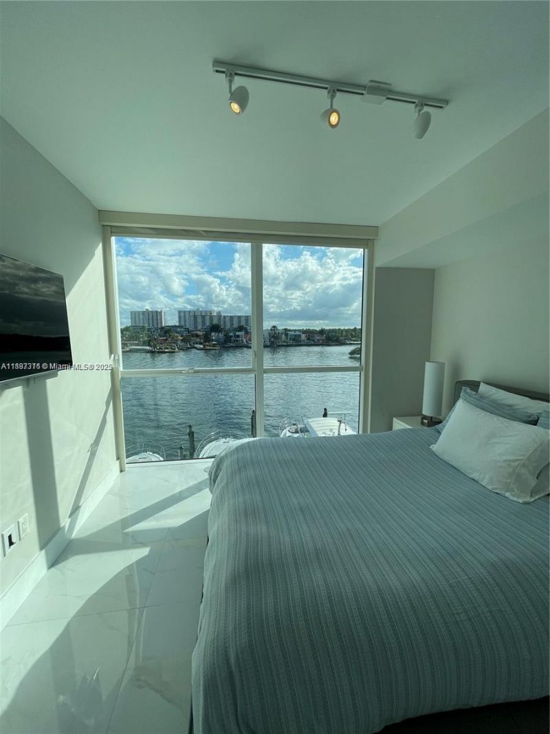 400 Sunny Isles Blvd, Unit 317, Sunny Isles Beach, FL 33160 Photo