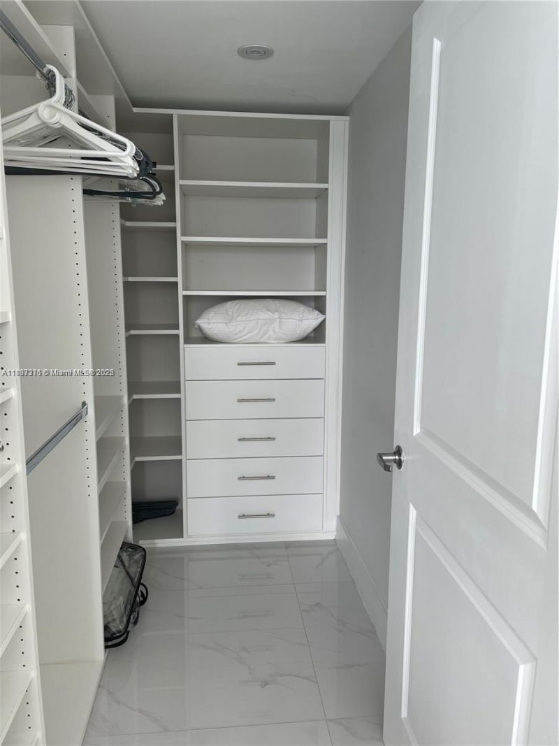 400 Sunny Isles Blvd, Unit 317, Sunny Isles Beach, FL 33160 Photo