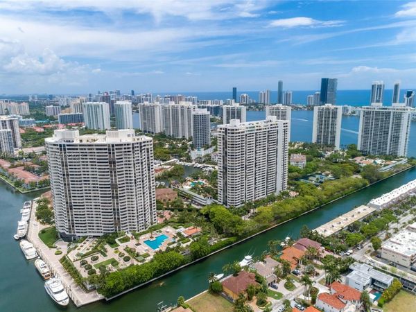 2000 Island Blvd, Unit 1002, Aventura, FL 33160