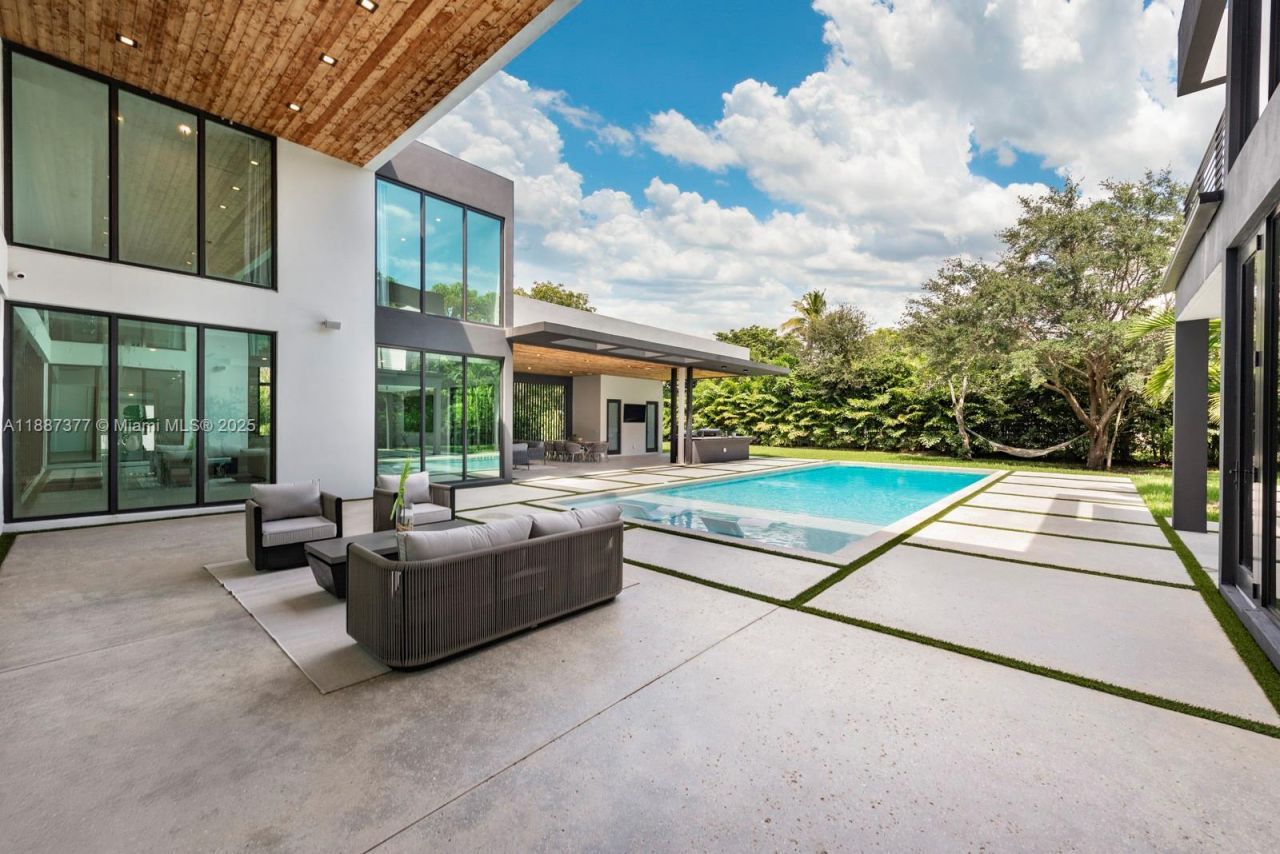 7425 SW 136th St, Pinecrest, FL 33156 Photo