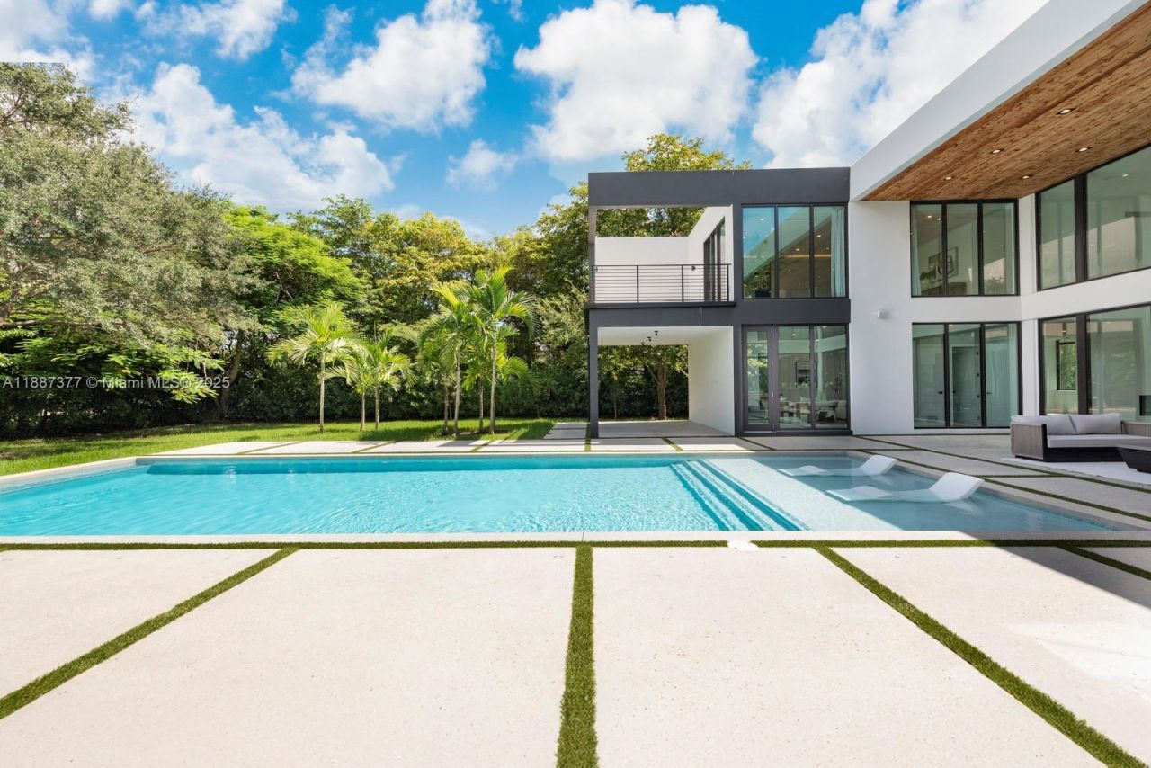 7425 SW 136th St, Pinecrest, FL 33156 Photo