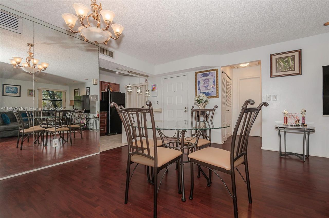 20015 NE 3rd Ct, Unit 6, Miami, FL 33179 Photo