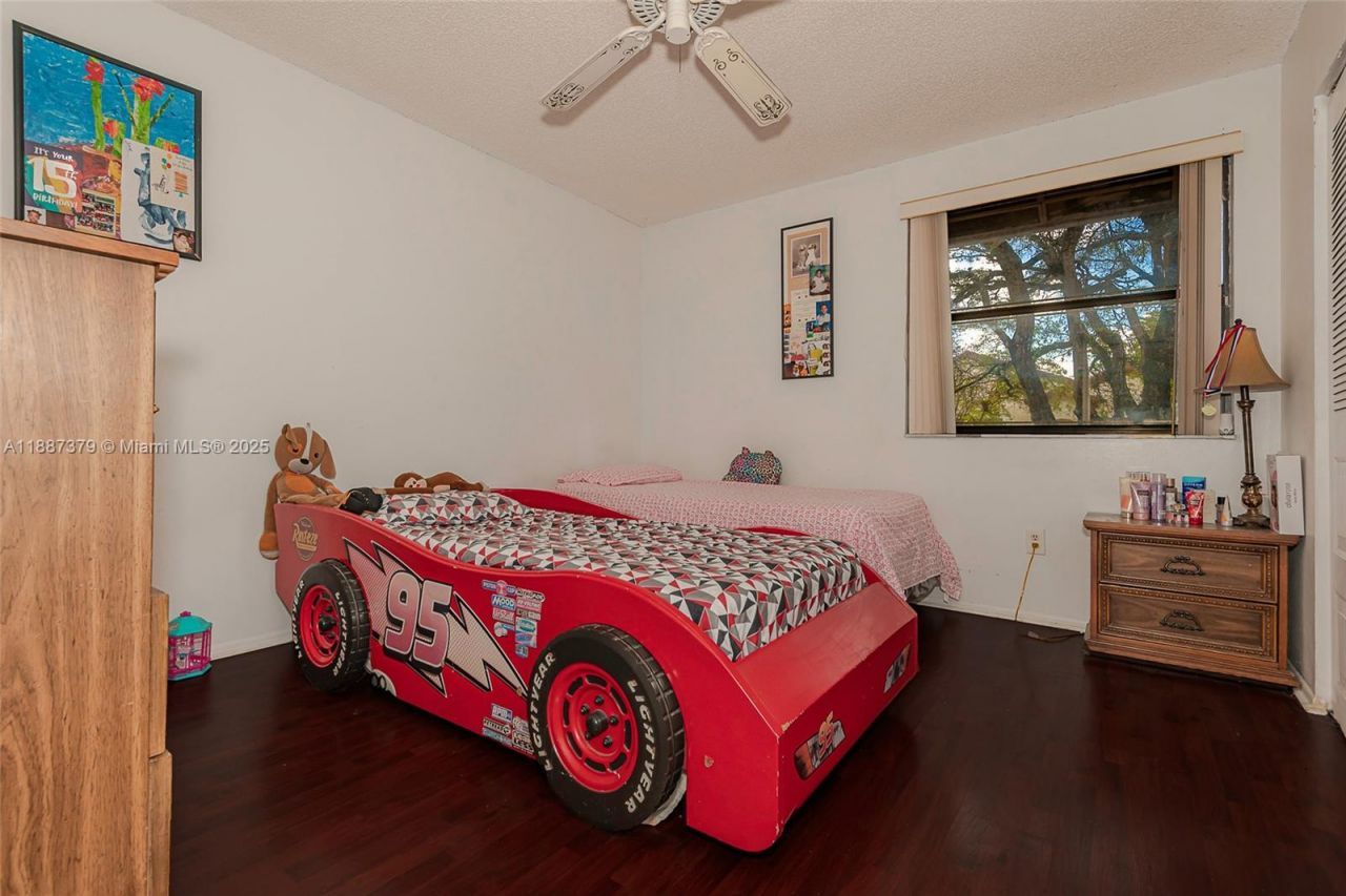 20015 NE 3rd Ct, Unit 6, Miami, FL 33179 Photo