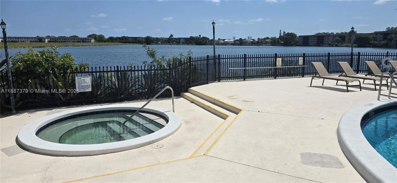 20015 NE 3rd Ct, Unit 6, Miami, FL 33179 Photo