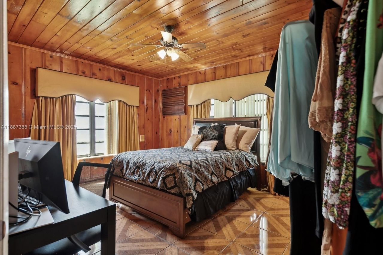 469 NW 69th St, Miami, FL 33150 Photo