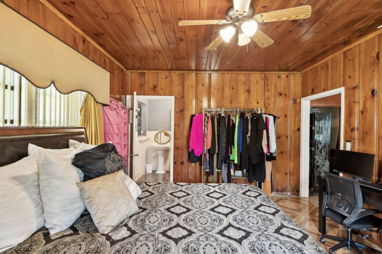 469 NW 69th St, Miami, FL 33150 Photo