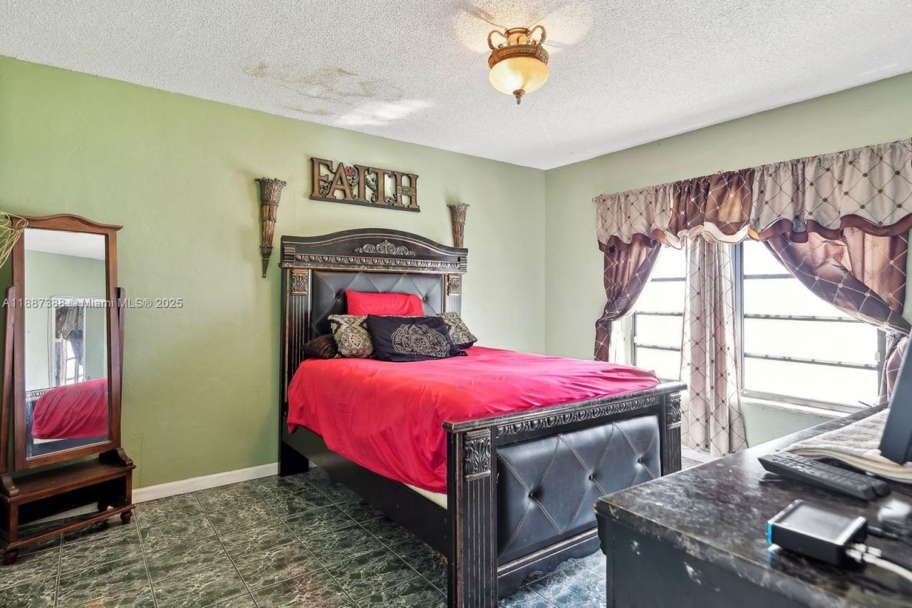 469 NW 69th St, Miami, FL 33150 Photo