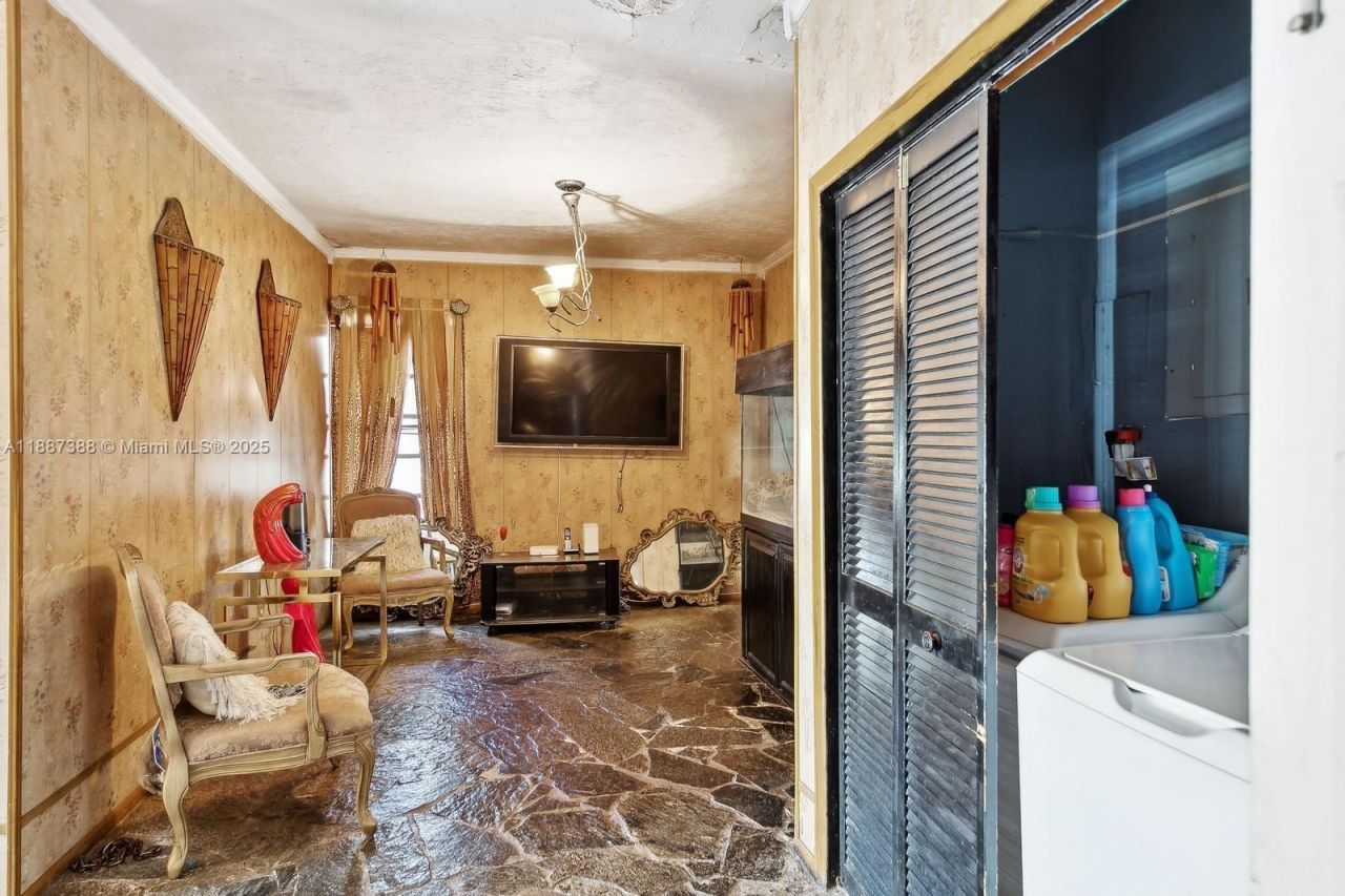 469 NW 69th St, Miami, FL 33150 Photo