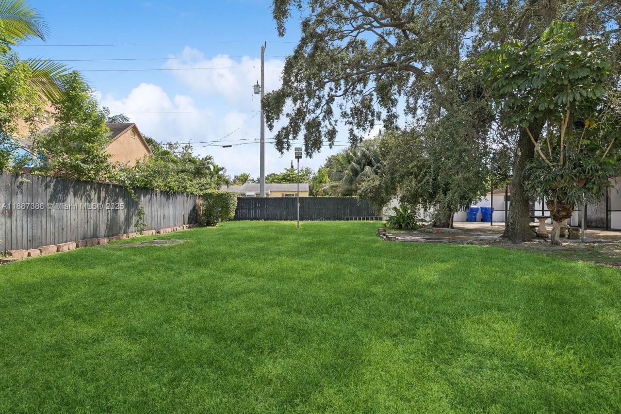 469 NW 69th St, Miami, FL 33150 Photo