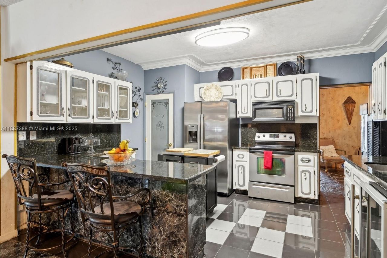 469 NW 69th St, Miami, FL 33150 Photo