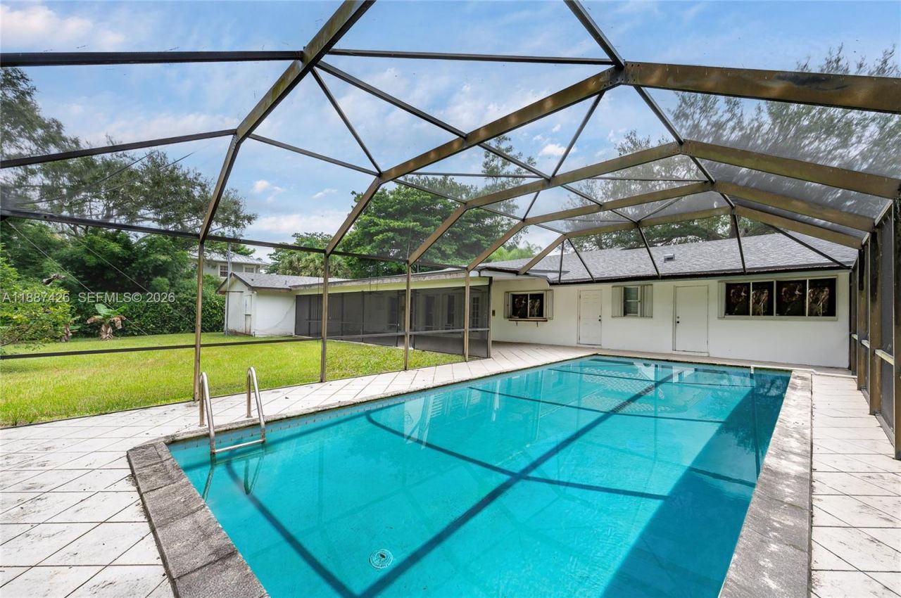 7485 SW 122nd St, Pinecrest, FL 33156 Photo