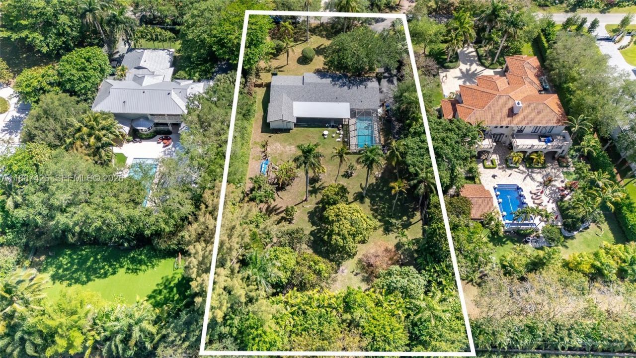 7485 SW 122nd St, Pinecrest, FL 33156 Photo