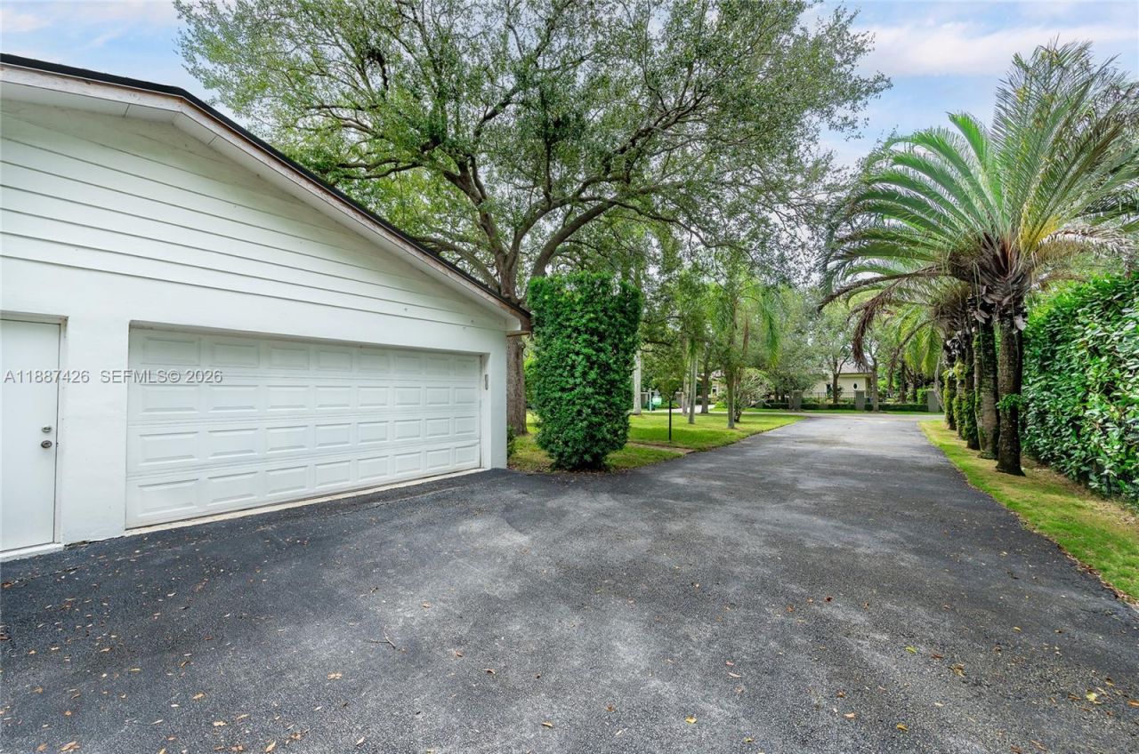 7485 SW 122nd St, Pinecrest, FL 33156 Photo