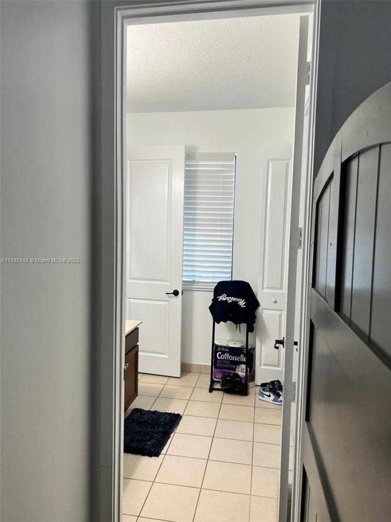 3214 W 97th St, Hialeah, FL 33018 Photo