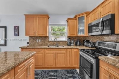 3251 W 70th St, Hialeah, FL 33018 Photo