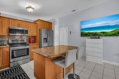 3251 W 70th St, Hialeah, FL 33018 Photo