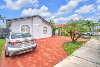 3251 W 70th St, Hialeah, FL 33018 Photo