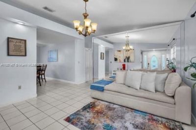 3251 W 70th St, Hialeah, FL 33018 Photo