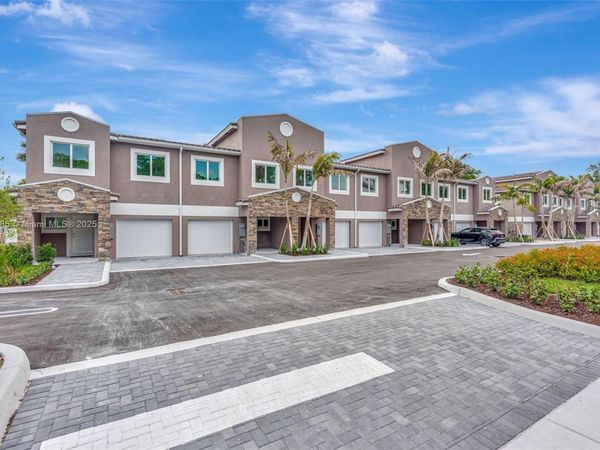 1559 NW 94TH WAY, Unit 08, Coral Springs, FL 33071